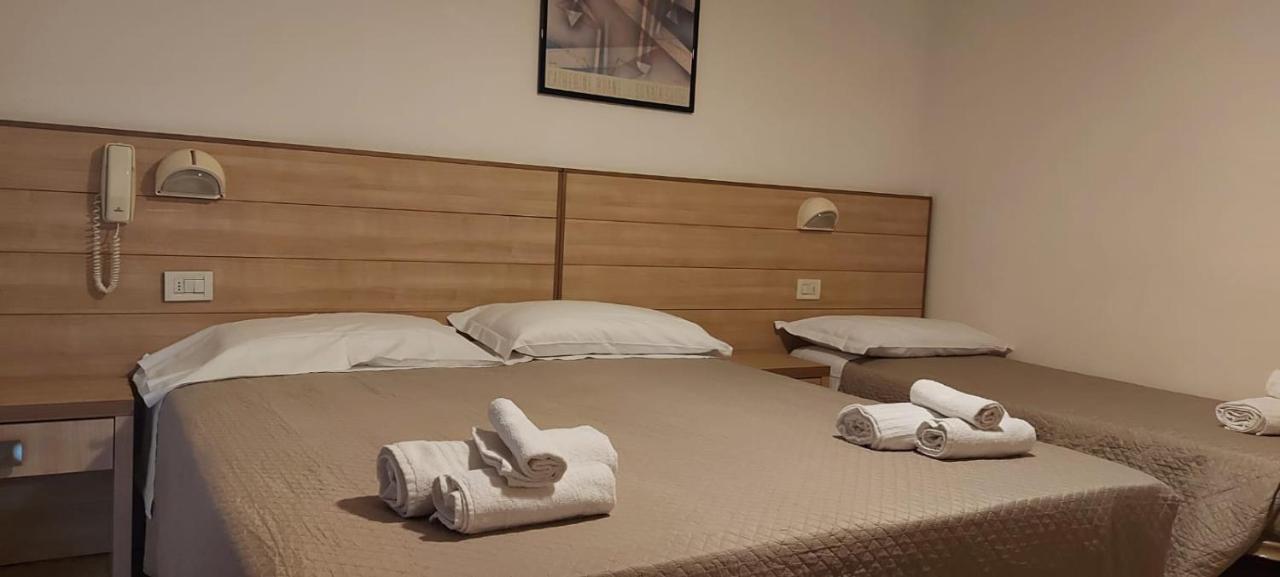 Hotel Brezza Rimini Kültér fotó