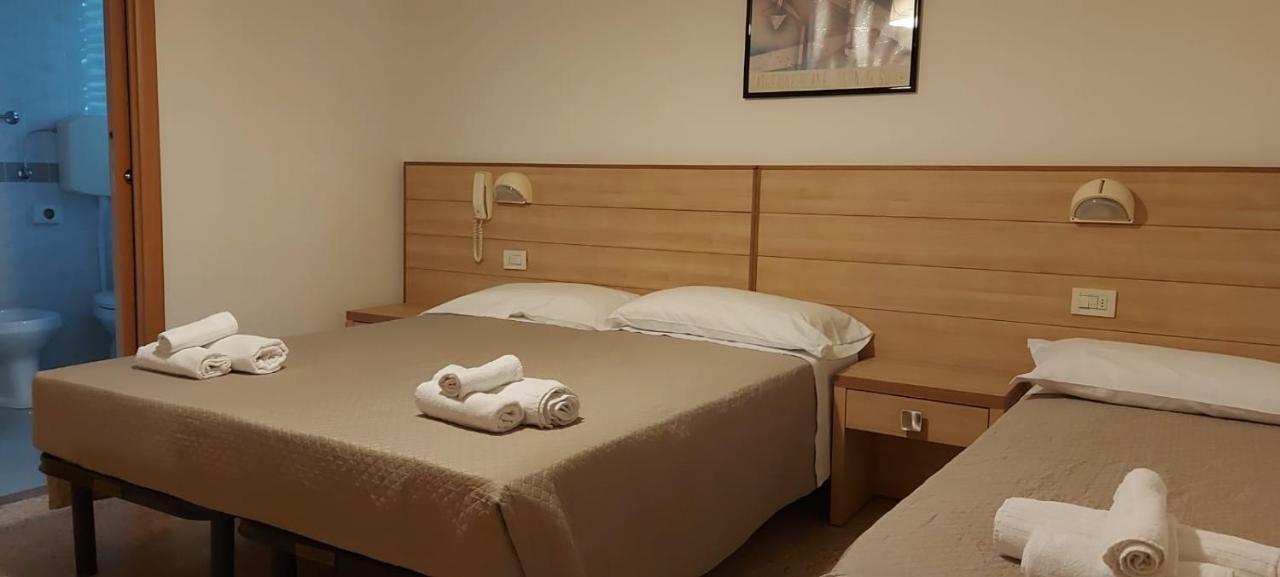 Hotel Brezza Rimini Kültér fotó