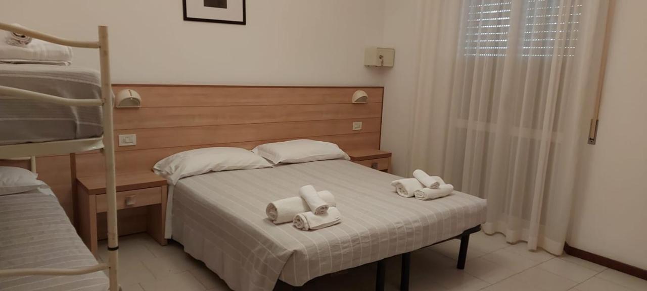 Hotel Brezza Rimini Kültér fotó