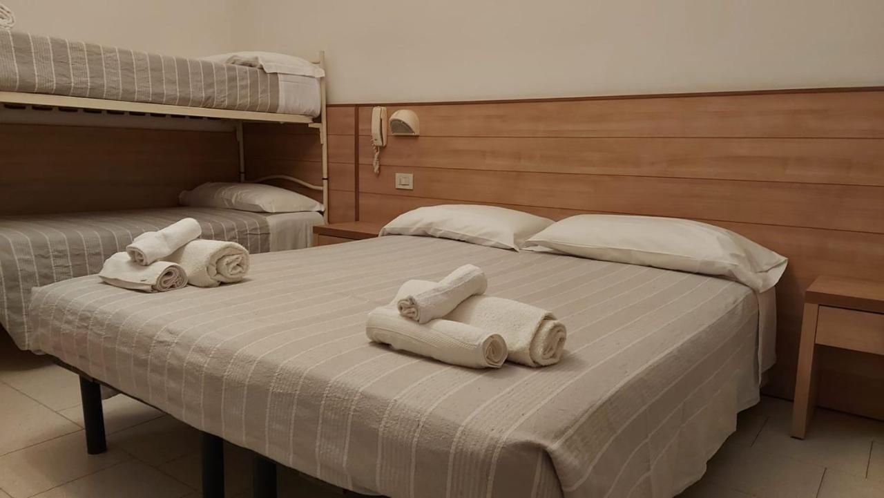 Hotel Brezza Rimini Kültér fotó