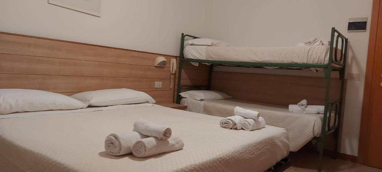 Hotel Brezza Rimini Kültér fotó