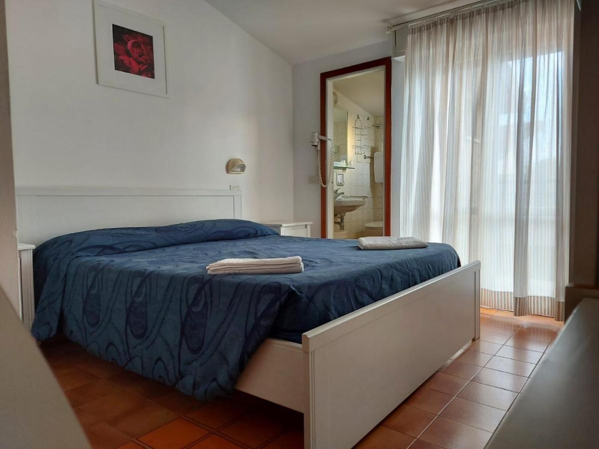 Hotel Brezza Rimini Kültér fotó