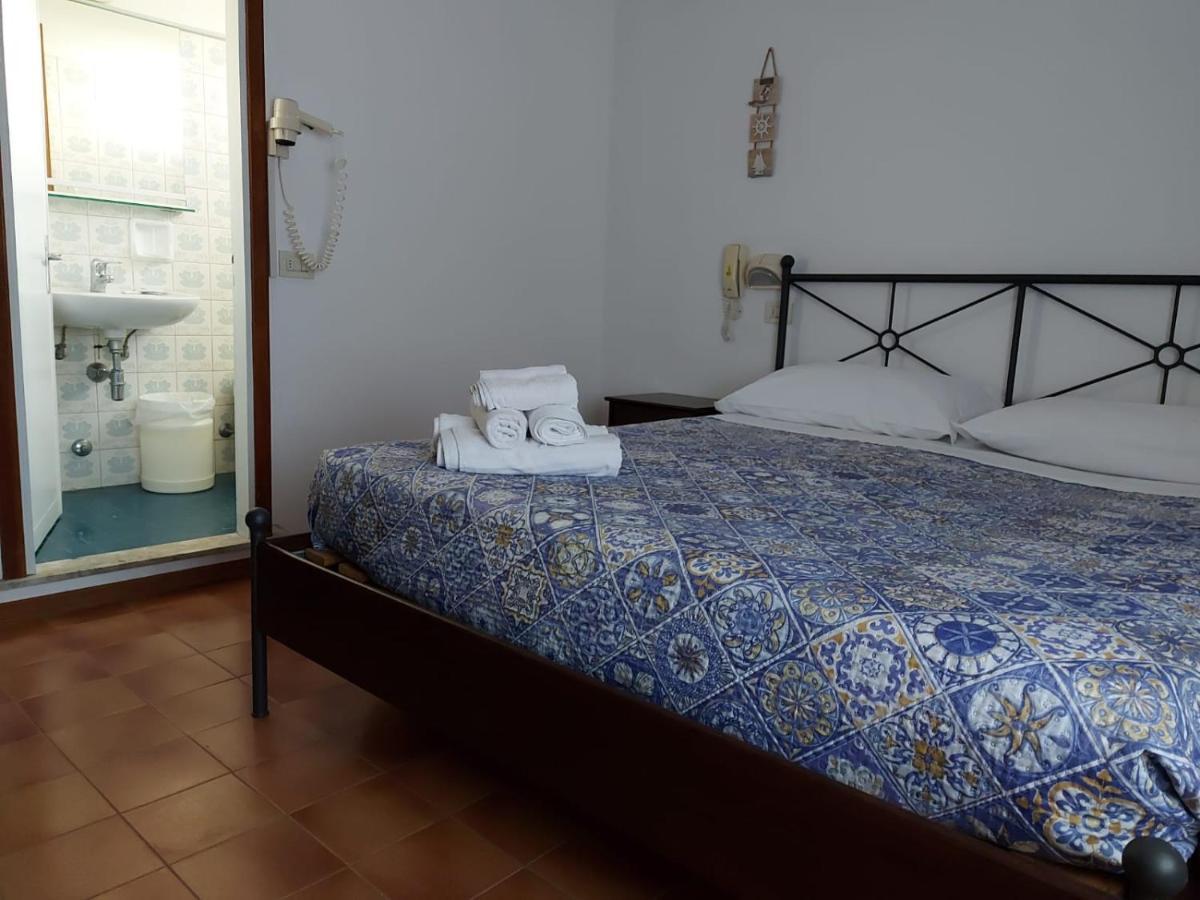 Hotel Brezza Rimini Kültér fotó
