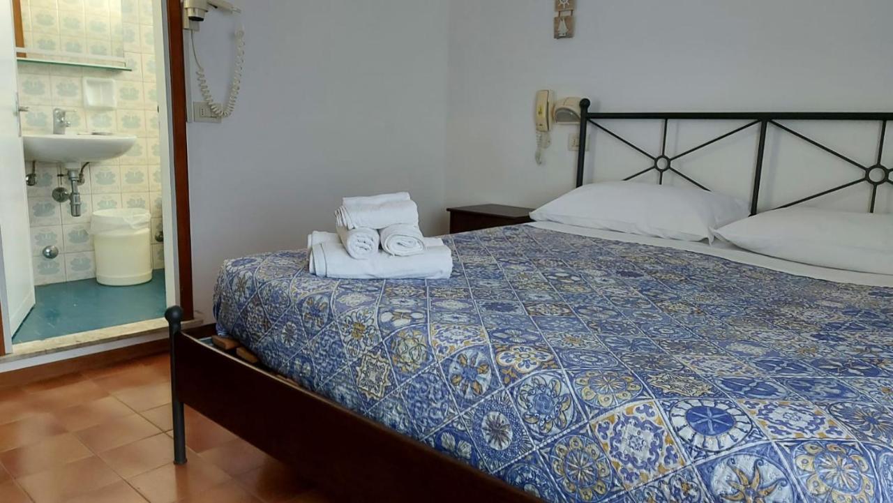Hotel Brezza Rimini Kültér fotó