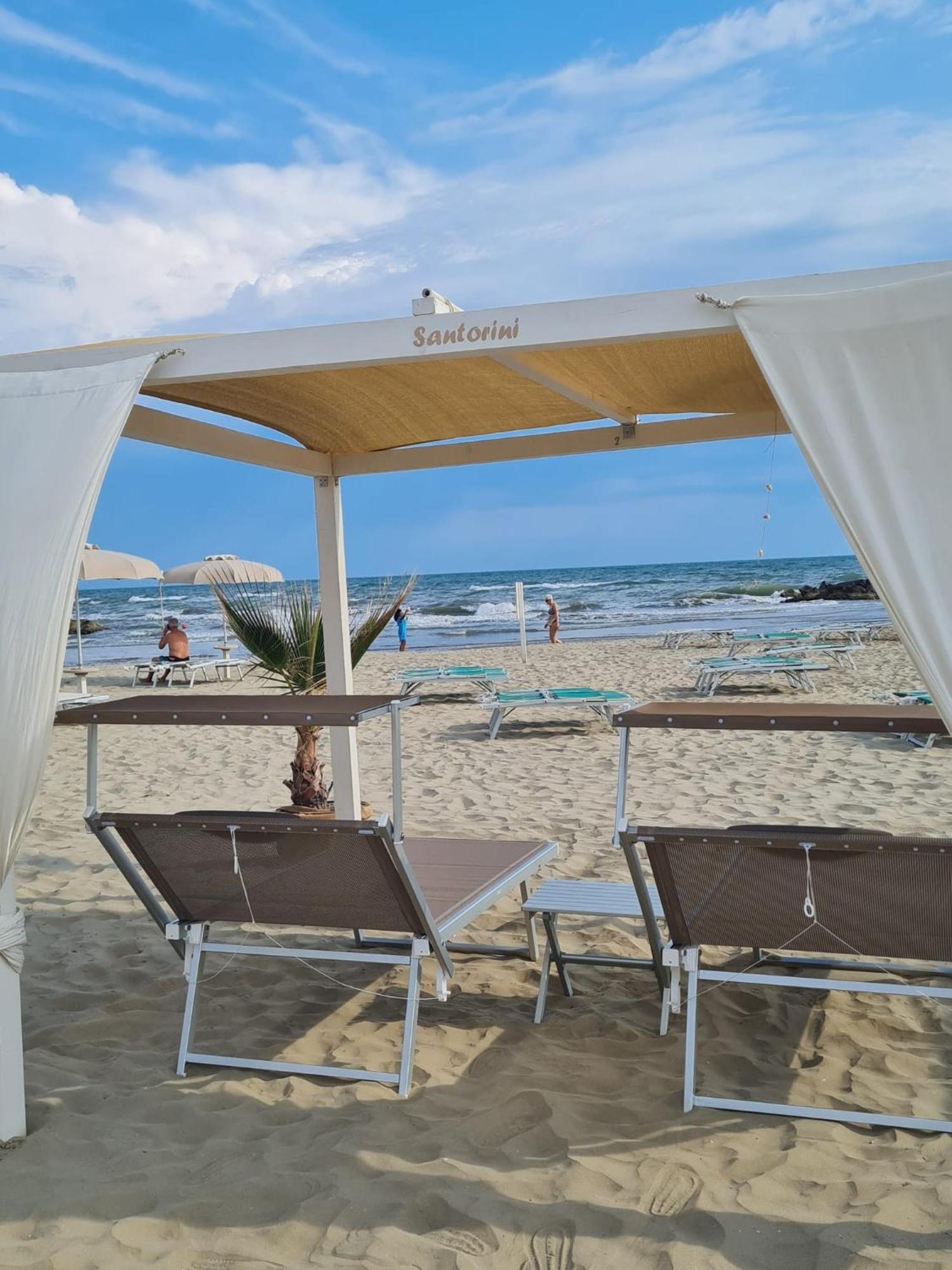 Hotel Brezza Rimini Kültér fotó